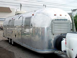 '68 VINTAGE AIRSTREAM SOVEREIGN ROtB[g