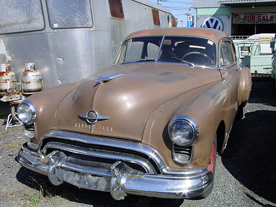 OLDSMOBILE 88 FASTBACK