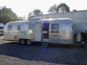 '75 AIRSTREAM