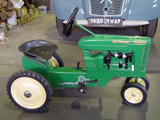 American Tractor̃y_J[